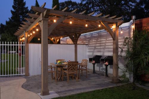 Ukiah Hotel | The Orchard Hotel