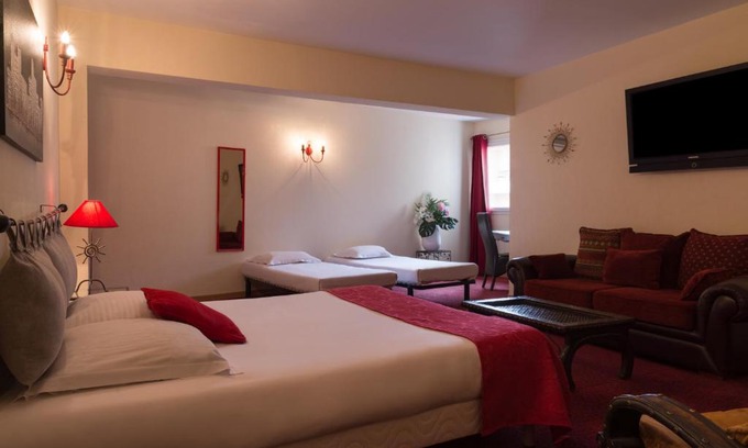 Pertuis Hotel | The Originals City, Hôtel Le Village Provençal, Aix-en-Provence Nord (Inter-Hotel)