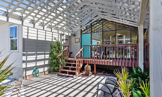 Holiday Isle Casa | The Other Castle 5 Bedroom Home by RedAwning