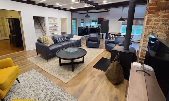 Greenville Casa | The Other White House
