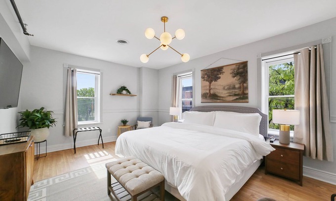 St. Charles Historic District Apartamento | The Otter Suite at Divine Otter
