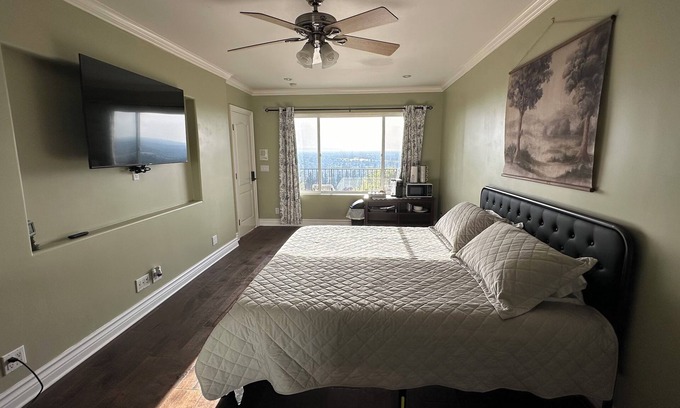 Whittier Casa | The Overlook Suite: Simple Comfort & Stunning View