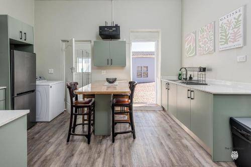 Newton Park Casa | The Owl House Guest House