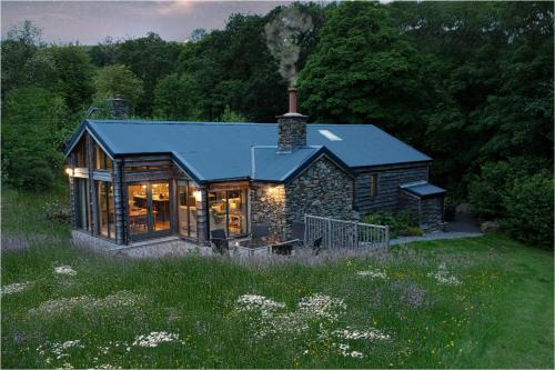 Kendal Casa | The Owl's Shack