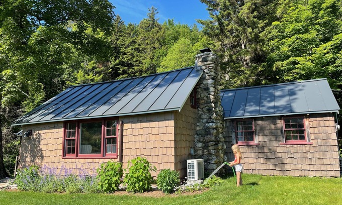 Landgrove Cabina | The Owls Nest-A quaint cabin in the woods of VT-Near Bromley, Magic & Stratton