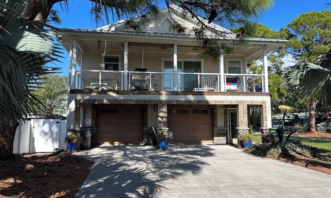 Ozona Casa | The Ozona Haven