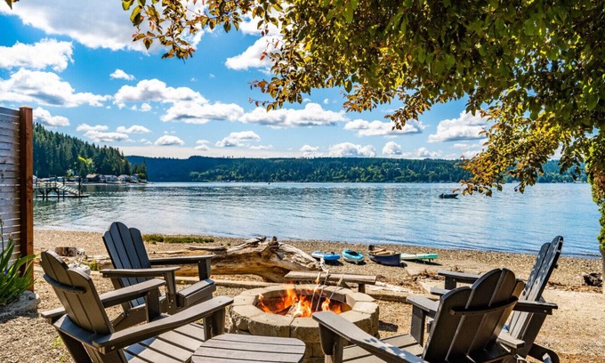 Tahuya Casa | The Painted Tide w/ Hot tub, Kayaks, & Firepit