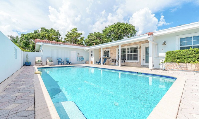 Florida North Atlantic Coast Casa | The Palm House: Spacious, Stylish, & Perfectly Located in North Palm Beach!