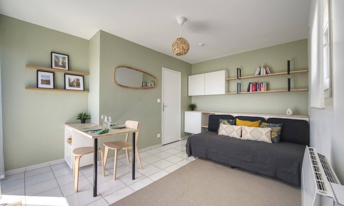 Costieres Apartamento | The Palm Room ~ Cooling ~ Balcony ~ Parking