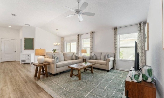 Okahumpka Casa | The Palm Tree Pad - 3/2 Home