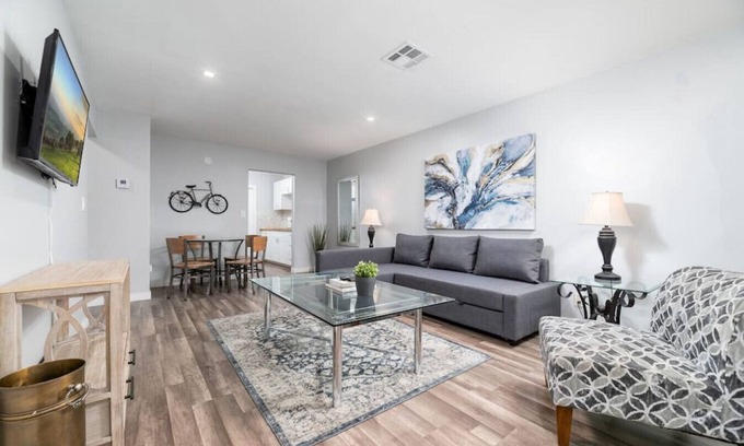 Middle River Terrace Apartamento | The Palms @ Middle River Terrace #2 RENOVATED!