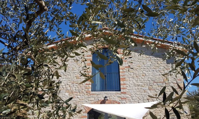 Giugnano Otro | Un antiguo granero panorámico en la campiña toscana