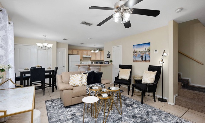 Harlingen Condominio | The Parisian Keyless Condo 4 min from Airport and Hospitals