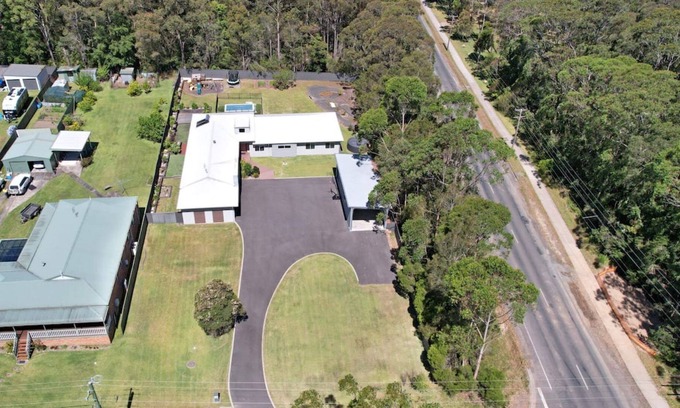 St. Georges Basin Casa | The Park Villa - Pool, Family Friendly