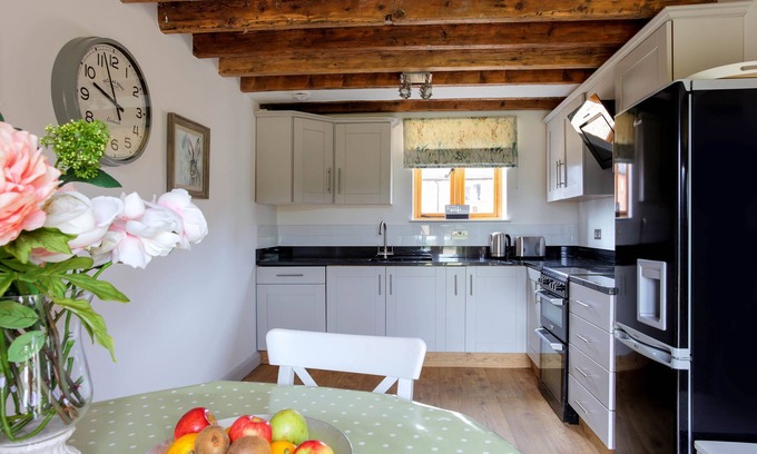 Ashby-de-la-Zouch Casa | The Parlour 2 bedroomed barn conversion sleeps 4 + 2
