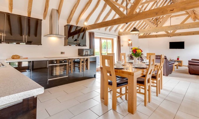 Ewhurst Green Casa | The Parlour in the beautiful Rye