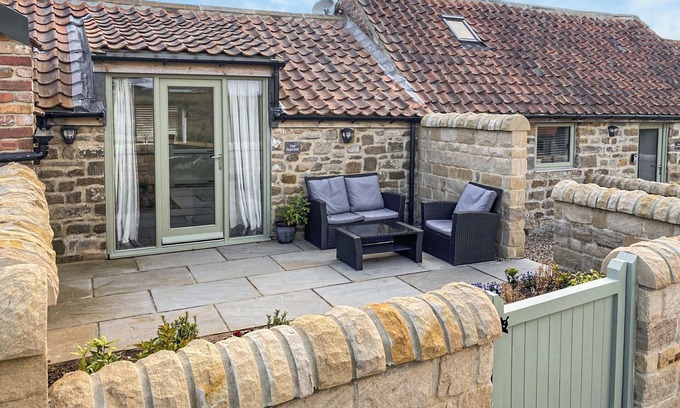 Whitby Cabaña | The Parlour - UK41246