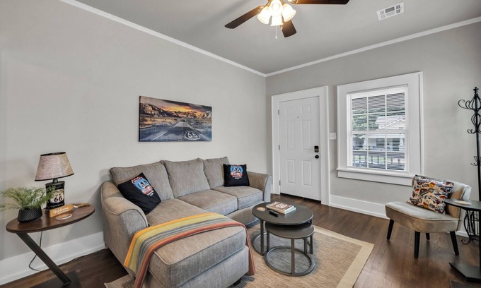 Tulsa Casa | The Peach on Route 66/TV in Both Bedrooms/Pergola