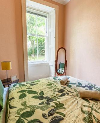 Bruntsfield Casa | The Peach Room