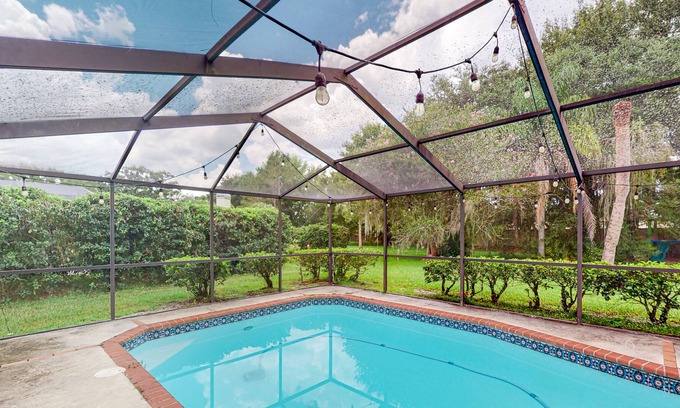 Tampa Palms Casa | The Pearl | Modern house in Tampa with a private pool
