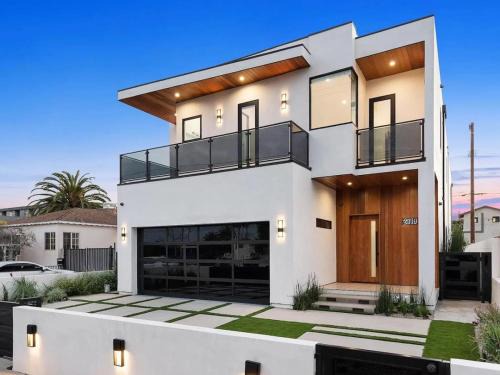 Venice Casa | The Penmar Retreat - Luxurious resort-style oasis
