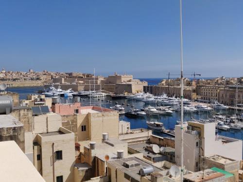 Senglea Apartamento | The Penthouse Flat-terrace&view