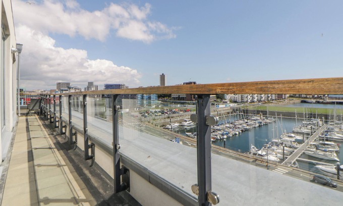 Plymouth Cabaña | The Penthouse, Phoenix Quay