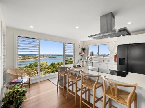 East Ballina Apartamento | THE PENTHOUSE - Spectacular Views of the Bay, and the Ocean! Only 150m to Shaws Bay