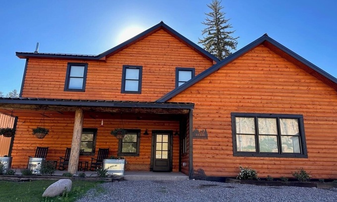 South Fork Cabina | The perfect cozy riverside getaway close to Wolf Creek Ski Area & pet friendly