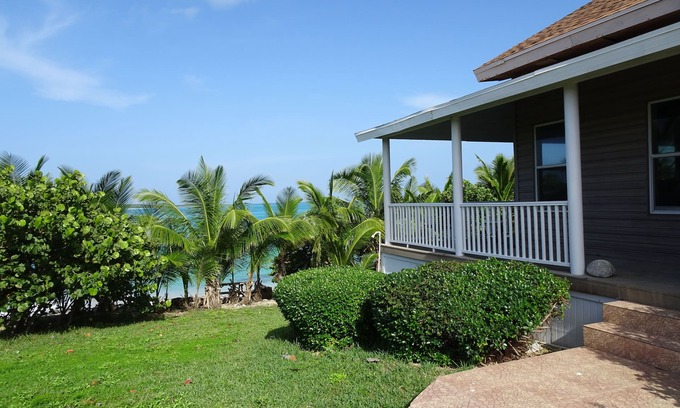 Rolleville Casa | ¡El escape perfecto al paraíso!Esta impresionante casa frente al mar 2/2 te espera