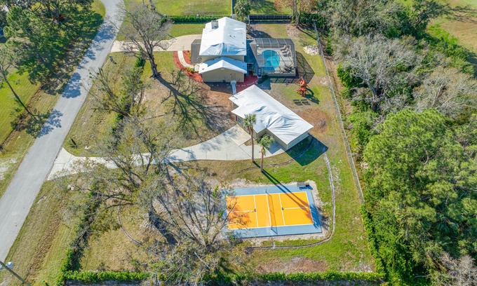 Oldsmar Casa | The Perfect Family Retreat w Pool and Games