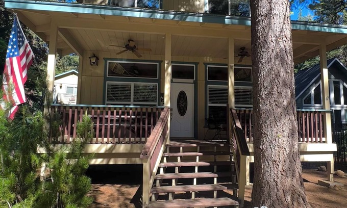 Lake Almanor Country Club Casa | ¡Debes ver! Lovely 3 hab, 2 baños cabina Pasos De Tenis, Playa y zona de juegos!