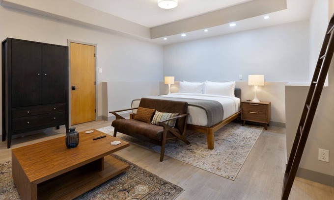 Bel Air Casa | The Perfect Getaway Near UCLA and the Getty Center