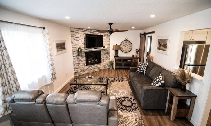 Y Area Casa | The Perfect Mountain Escape with Hot Tub