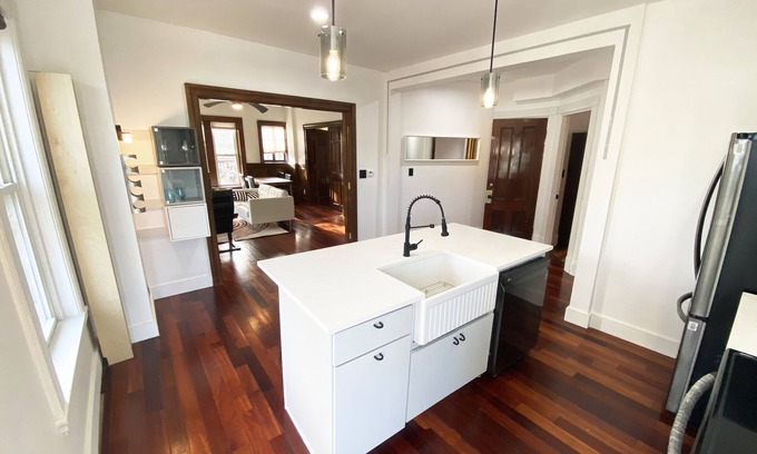 Parkside Apartamento | The perfect refinement of vintage seduction. May-June-July special!!!