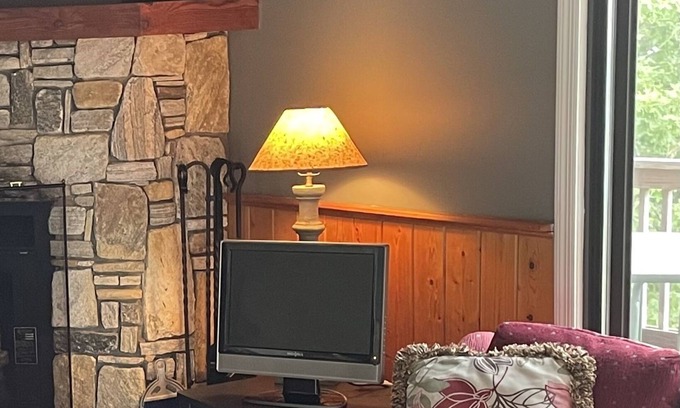 Lake Toxaway Condominio | The Perfect Respite with Spectacular Views