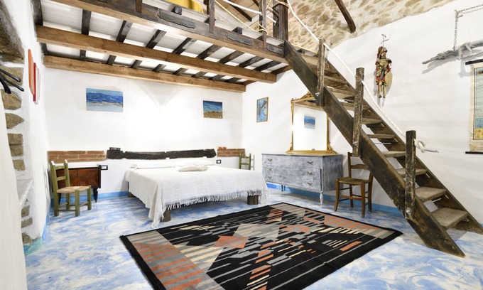 Gergei Historic Centre Casa | The pergola (old house) inside the history of Sardinia.