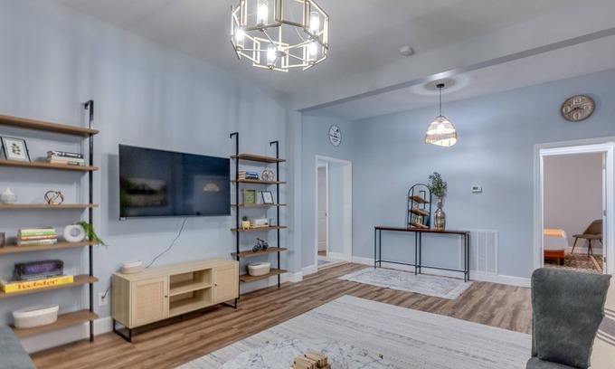 Fort Mill Casa | The Periwinkle Cottage, 3BR, 2BA Fort Mill Retreat. Close to Downtown!