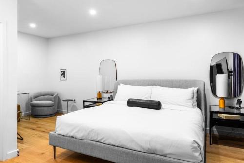 Bangor Apartamento | The Phenix Historic DTWN Hotel, King Bed, Room # 311