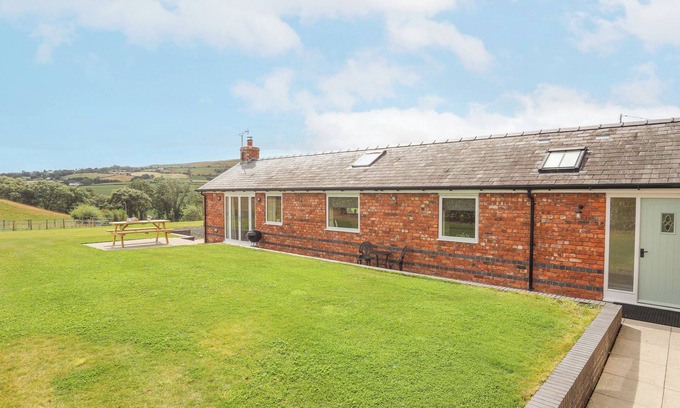 St George Cabaña | THE PIGGERY, family friendly, with open fire in Abergele