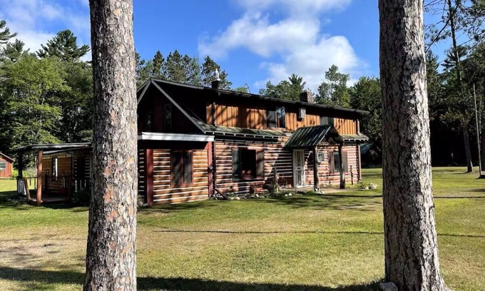 Clam Lake Casa | The PineHurst Lodge - Lower Clam Lake -