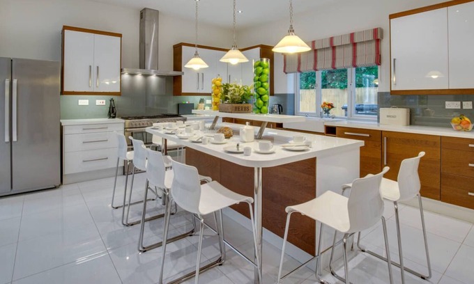 Gowerton Casa | The Pines es una magnífica residencia independiente creada pensando en el lujo. Ubicado en sus propios terrenos i