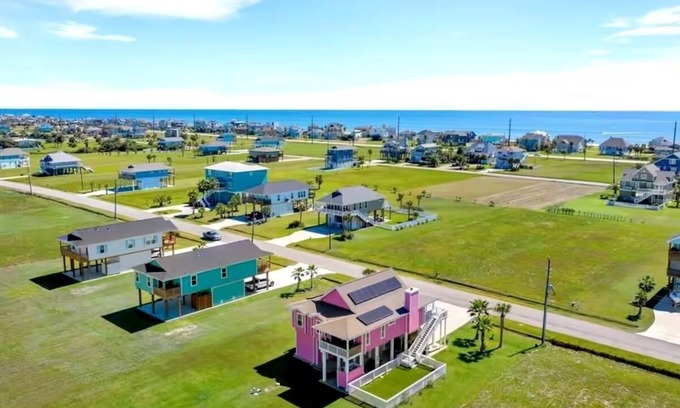 Indian Beach Casa | The Pink House - beautiful beach stay!