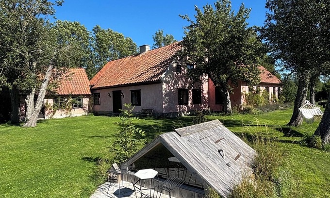 Havdhem Cabaña | The Pink House on Gotland.nA private oasis with a French Mediterranean feel.