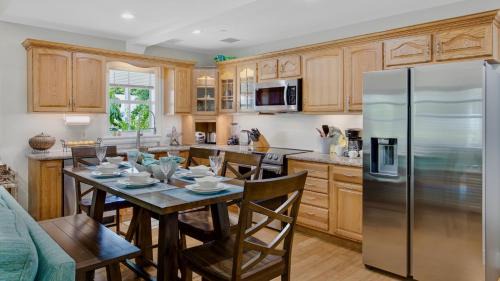 Old Town Apartamento | The Pirates Penthouse by Last Key Realty