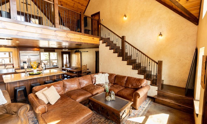 Sulphur Springs Cabina | The Place!