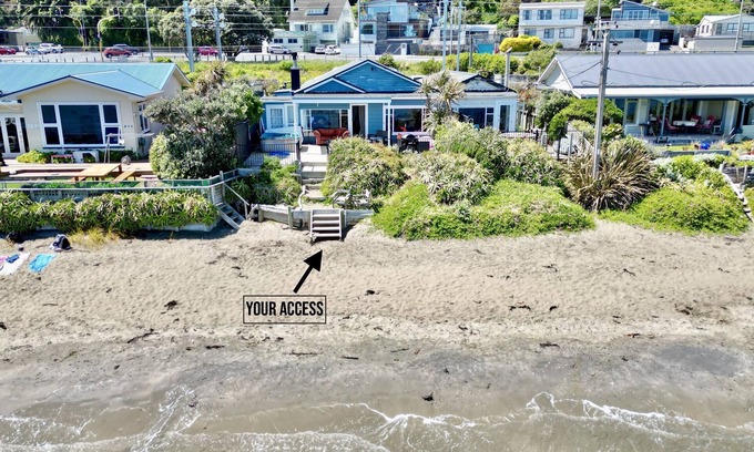 Plimmerton Casa | The Plimmerton Beach House