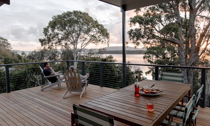 Green Point Casa | The Point Lake House w/direct access to Wallis Lake.