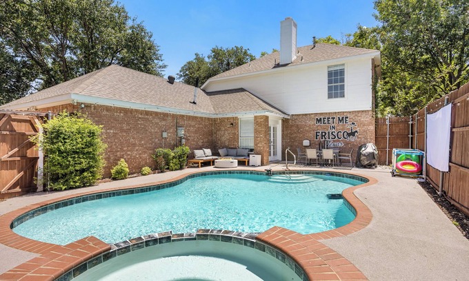 Frisco Casa | The Pony Haus – Pool, Spa +Climbing Wall sleeps 11 in Frisco TX!