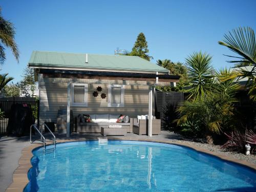 Napier Cama Y Desayuno | The Pool House Bed & Breakfast - Near Marine Parade Napier